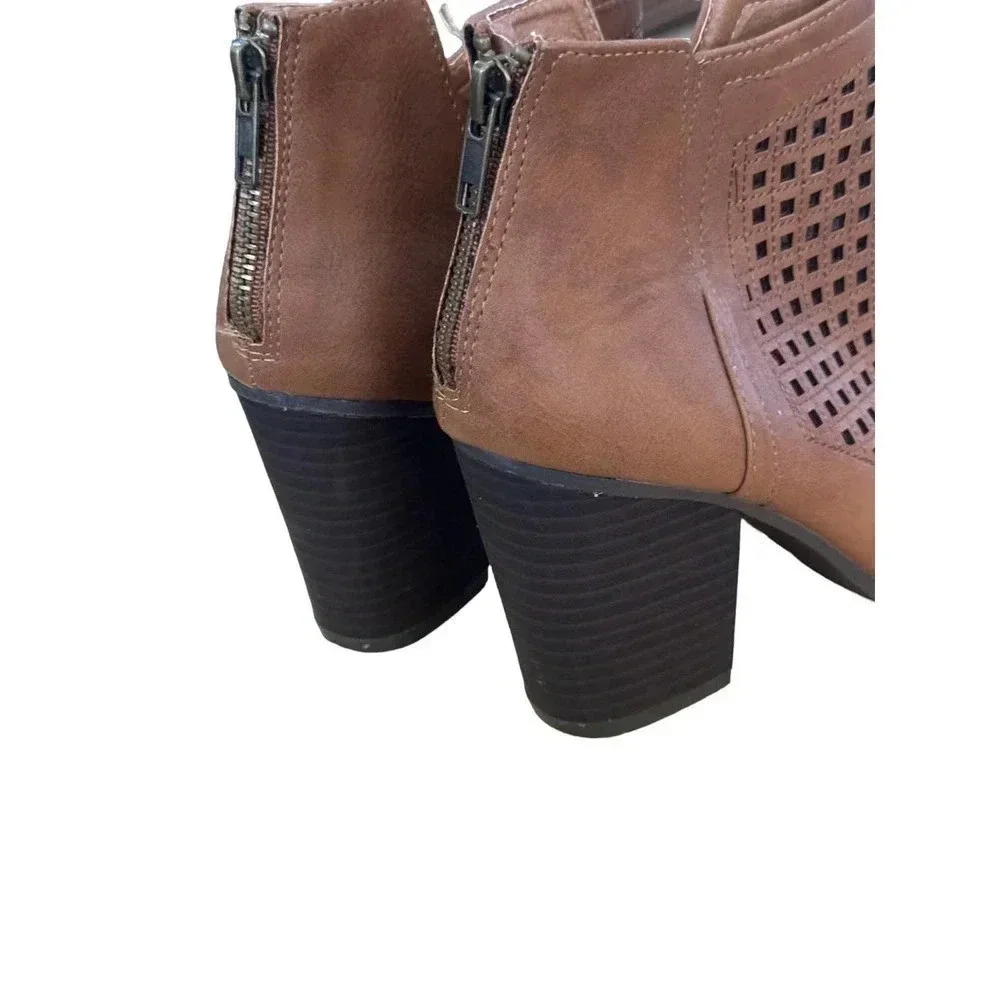 Sugar Vael Brown Faux Leather Laser Cut Peep Toe Block Heel Ankle Booties‎ 8M